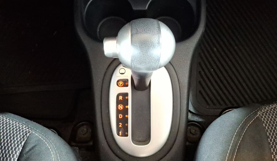 Nissan Versa 1.6 ADVANCE TA AC Sedan 2015