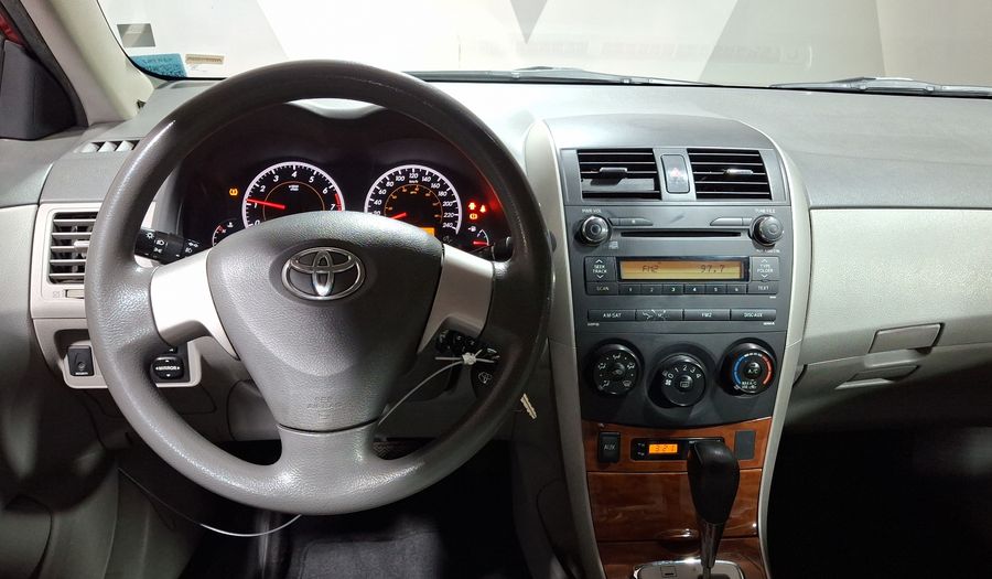 Toyota Corolla 1.8 XLE AT Sedan 2010