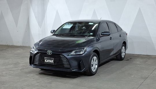 Toyota • Yaris
