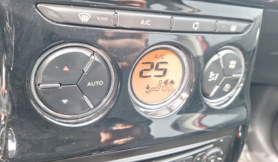 Citroen C3 1.6 VTI 120 EXCLUSIVE Hatchback 2015