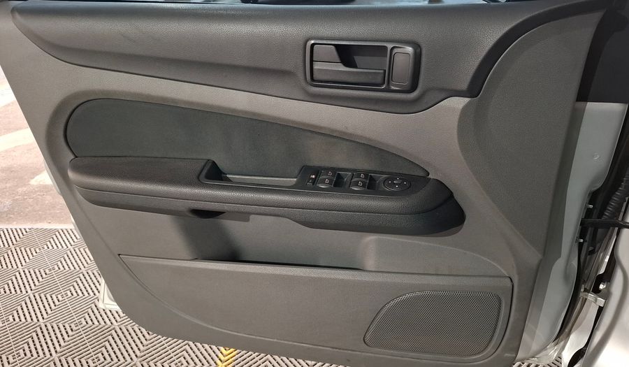 Ford Focus Ii II 2.0 TREND PLUS Hatchback 2010