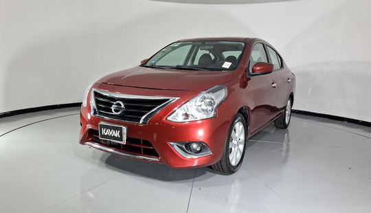 Nissan • Versa