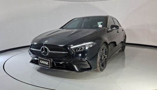 Mercedes Benz • Clase A