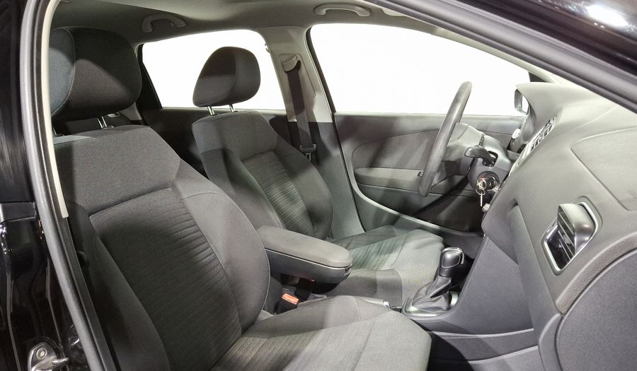 Volkswagen Polo 1.2 COMFORTLINE DSG Hatchback 2014