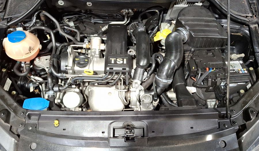 Volkswagen Polo 1.2 COMFORTLINE DSG Hatchback 2014