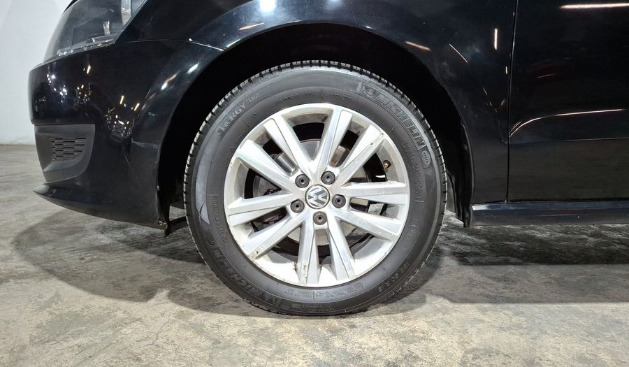 Volkswagen Polo 1.2 COMFORTLINE DSG Hatchback 2014