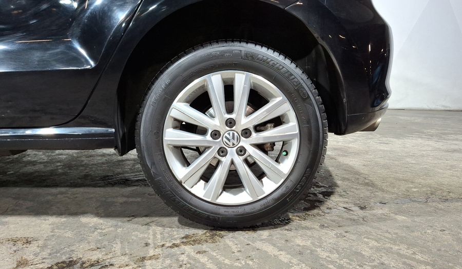 Volkswagen Polo 1.2 COMFORTLINE DSG Hatchback 2014