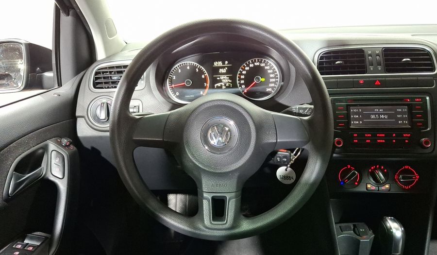 Volkswagen Polo 1.2 COMFORTLINE DSG Hatchback 2014