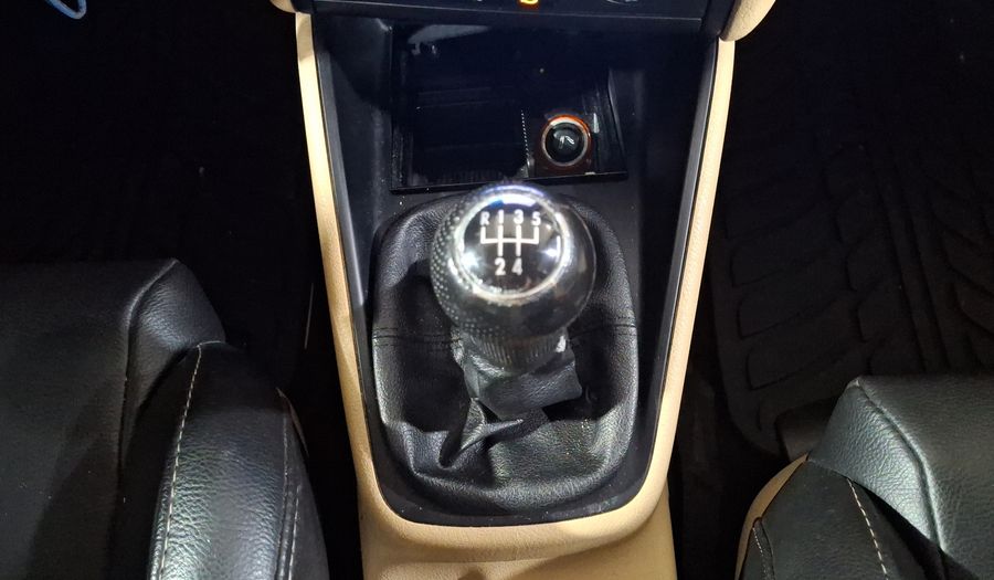 Volkswagen Jetta Clasico 2.0 GL TEAM MT Sedan 2014