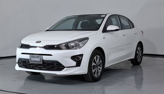 2021 • 93,282 km • Manual