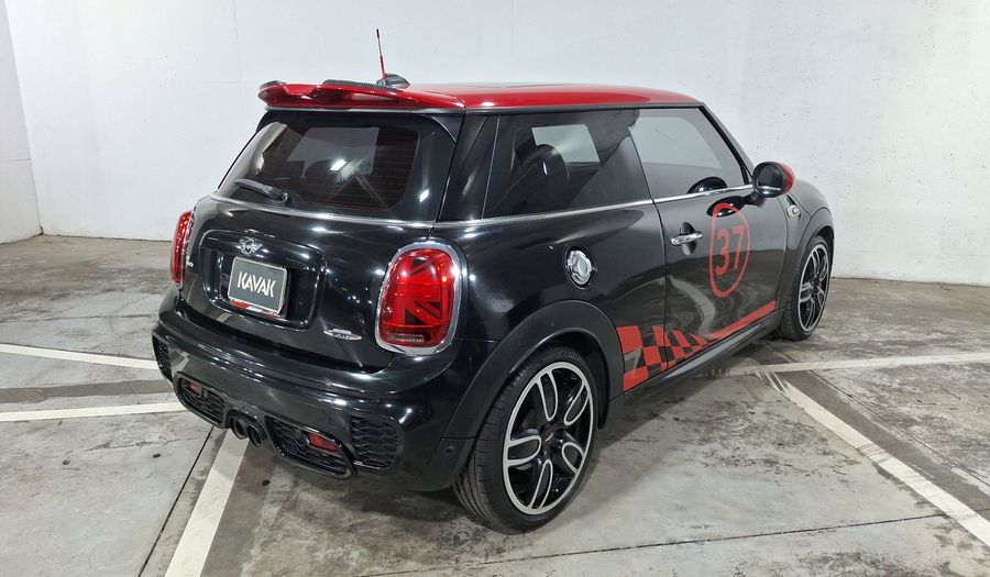 Mini John Cooper Works 2.0 JOHN COOPER WORKS HOT CHILI AT Hatchback 2017