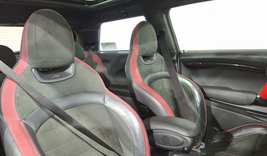 Mini John Cooper Works 2.0 JOHN COOPER WORKS HOT CHILI AT Hatchback 2017
