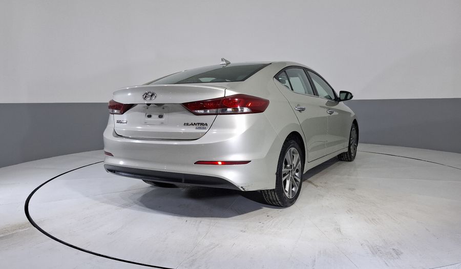 Hyundai Elantra 2.0 LIMITED TECH NAVI AUTO Sedan 2018