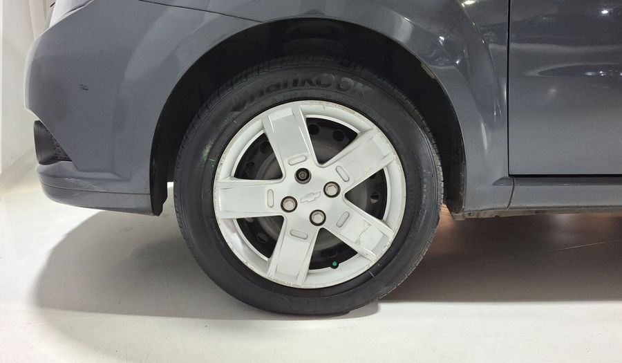 Chevrolet Aveo 1.6 MT B Sedan 2015