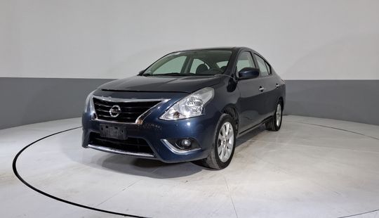 Nissan • Versa