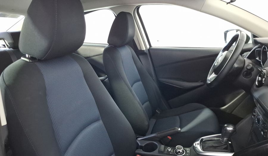 Toyota Yaris 1.5 R XLE AT Sedan 2016