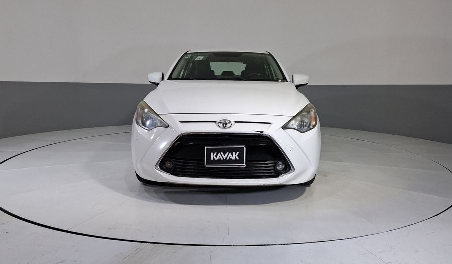 Toyota Yaris 1.5 R XLE AT Sedan 2016