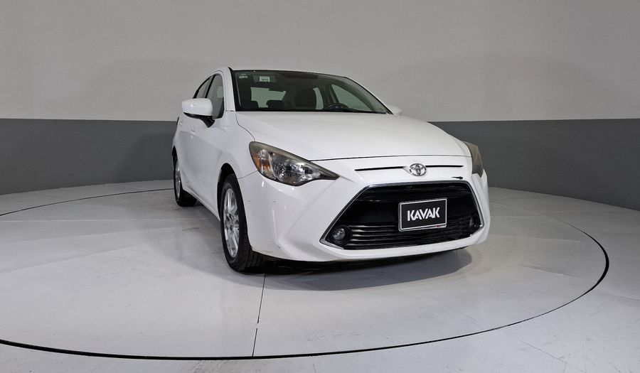 Toyota Yaris 1.5 R XLE AT Sedan 2016