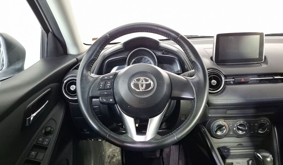 Toyota Yaris 1.5 R XLE AT Sedan 2016