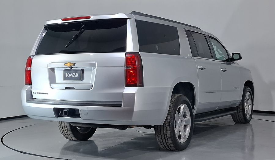 Chevrolet Suburban 5.3 C LT AT Suv 2017