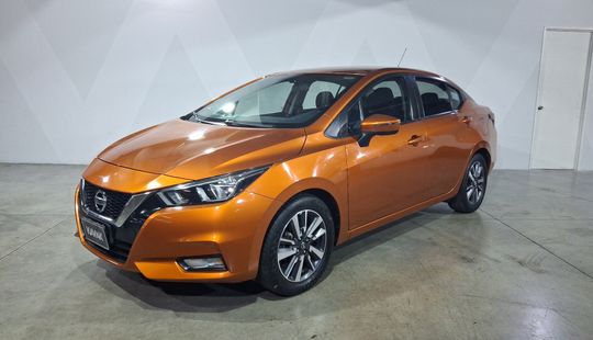 Nissan • Versa