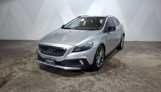 Volvo • V40
