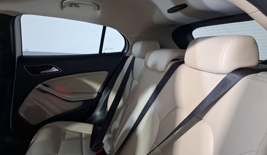 Mercedes Benz Clase Gla 1.6 GLA 200 SPORT DCT Suv 2019