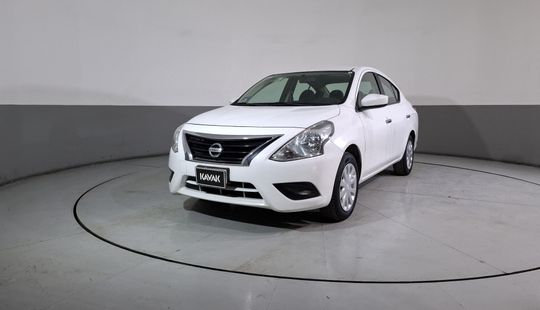 Nissan • Versa