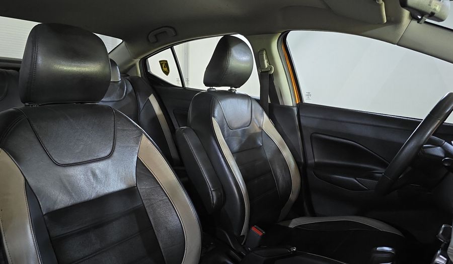 Nissan Versa 1.6 EXCLUSIVE CVT Sedan 2020