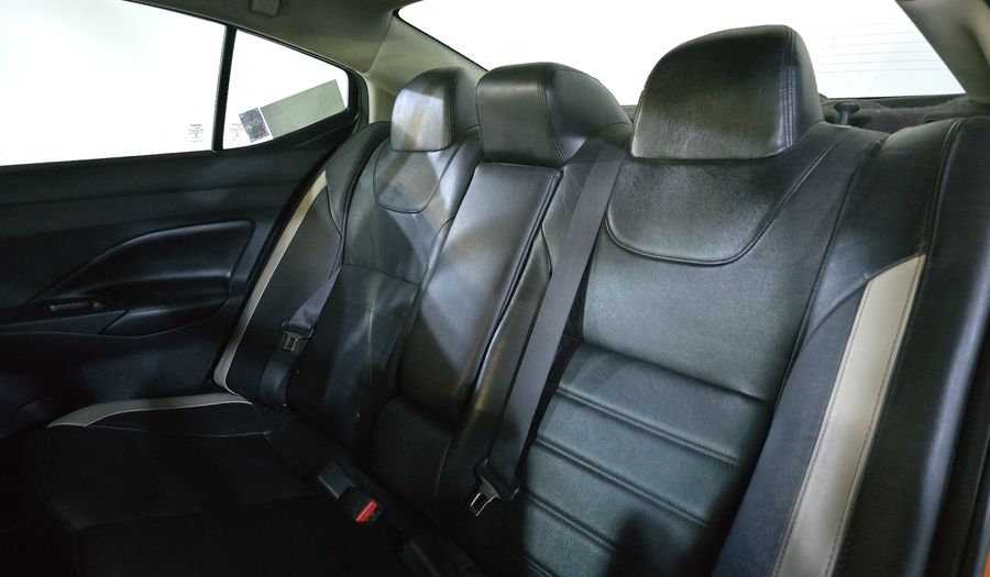 Nissan Versa 1.6 EXCLUSIVE CVT Sedan 2020
