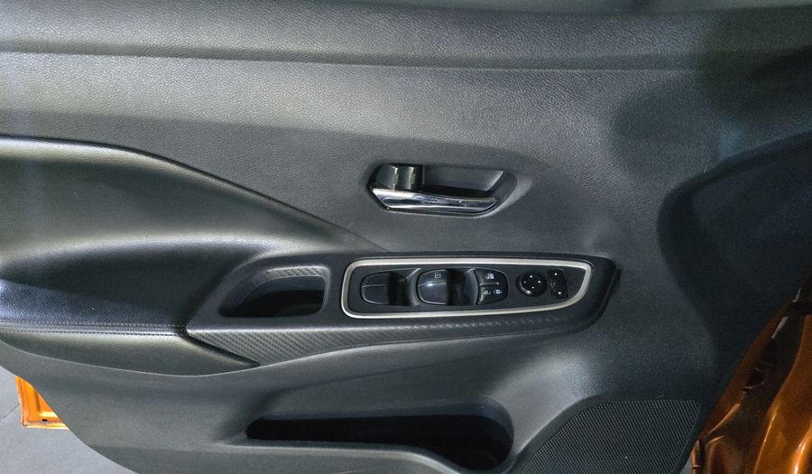 Nissan Versa 1.6 EXCLUSIVE CVT Sedan 2020