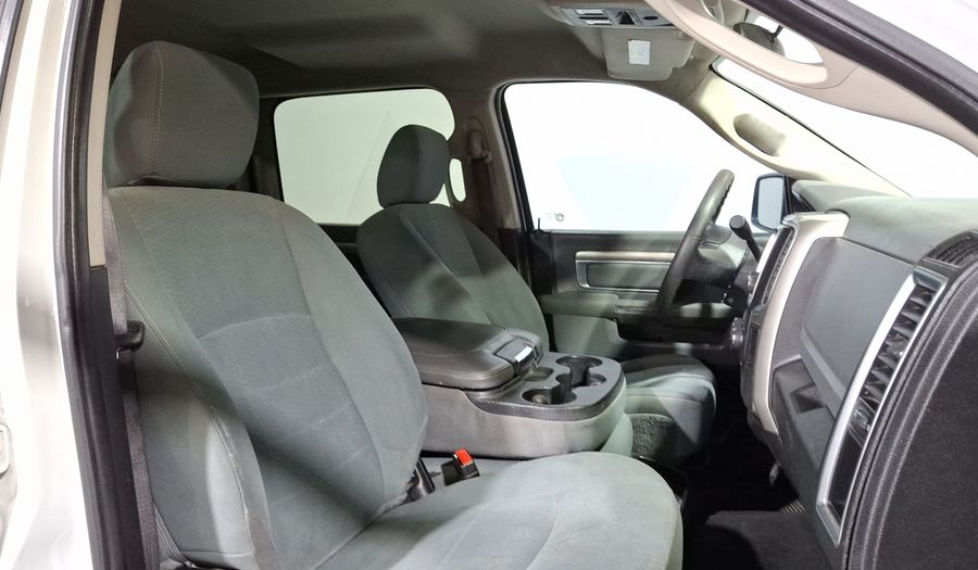 Ram 2500 5.7 CREW CAB SLT TRABAJO 4X2 V8 6AT Pickup 2019
