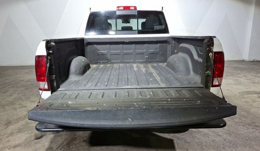 Ram 2500 5.7 CREW CAB SLT TRABAJO 4X2 V8 6AT Pickup 2019