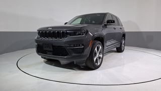 Jeep • Grand Cherokee