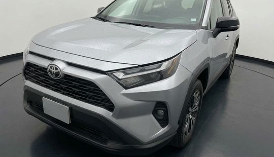 Toyota • RAV4