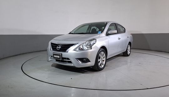 Nissan • Versa