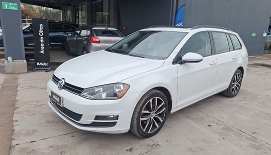Volkswagen • Golf