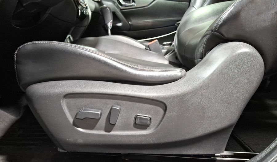 Nissan X-trail 2.5 EXCLUSIVE 3 ROW CVT 4WD Suv 2015