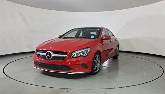 Mercedes Benz • Clase CLA