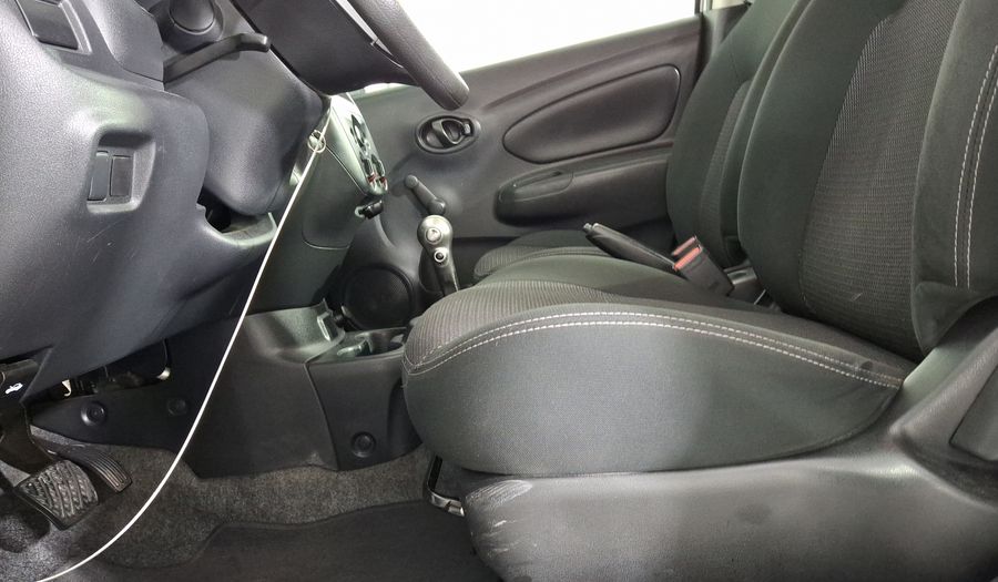 Nissan Versa 1.6 DRIVE AUTO Sedan 2017