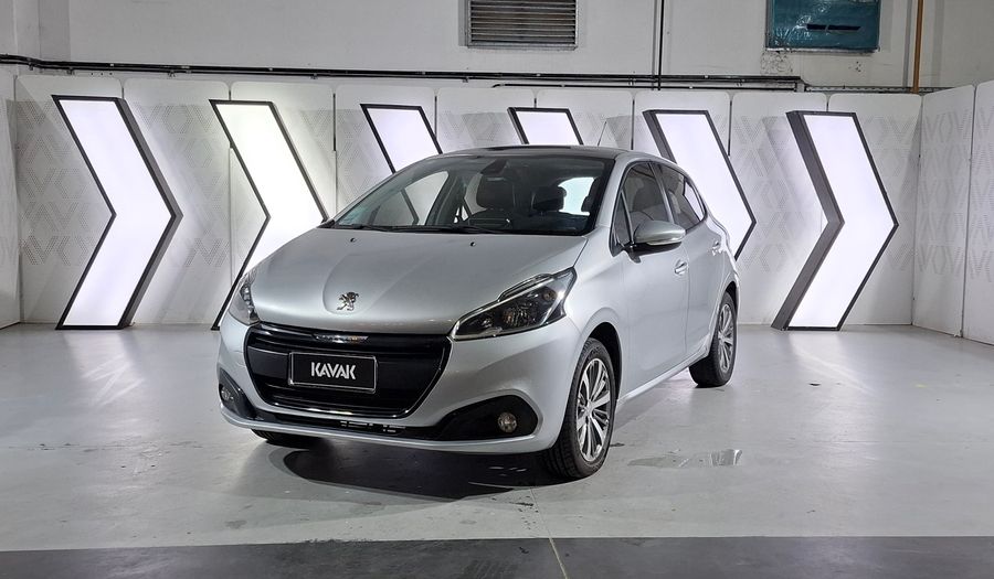 Peugeot 208 Feline