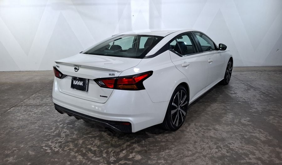 Nissan Altima 2.0 SR CVT Sedan 2021