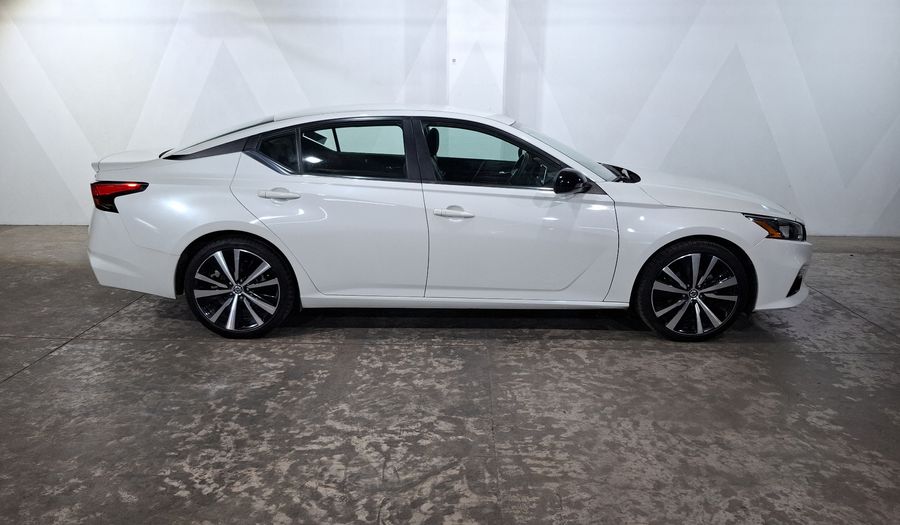 Nissan Altima 2.0 SR CVT Sedan 2021