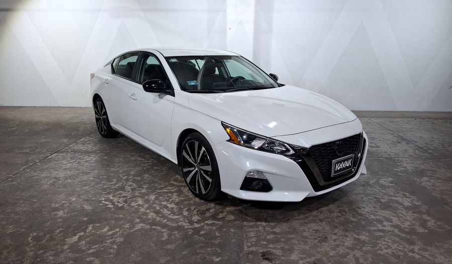 Nissan Altima 2.0 SR CVT Sedan 2021