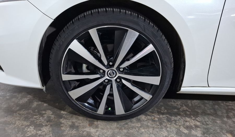 Nissan Altima 2.0 SR CVT Sedan 2021