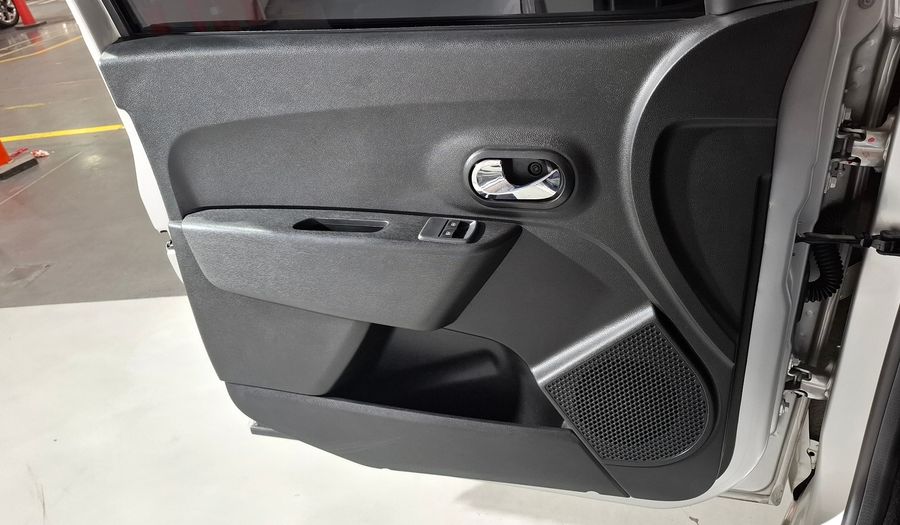 Renault Kangoo 1.6 EMOTION 5A Van 2021