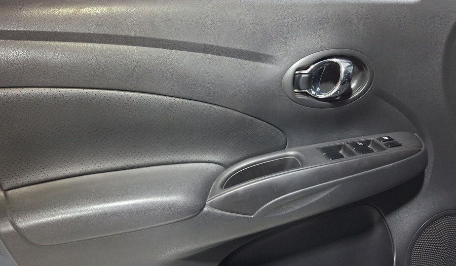 Nissan Versa EXCLUSIVE NAVI AT AC Sedan 2016
