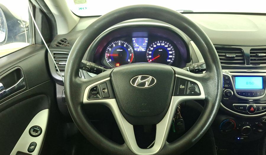 Hyundai Accent 1.6 RB GLS AC 2AB ABS Hatchback 2012