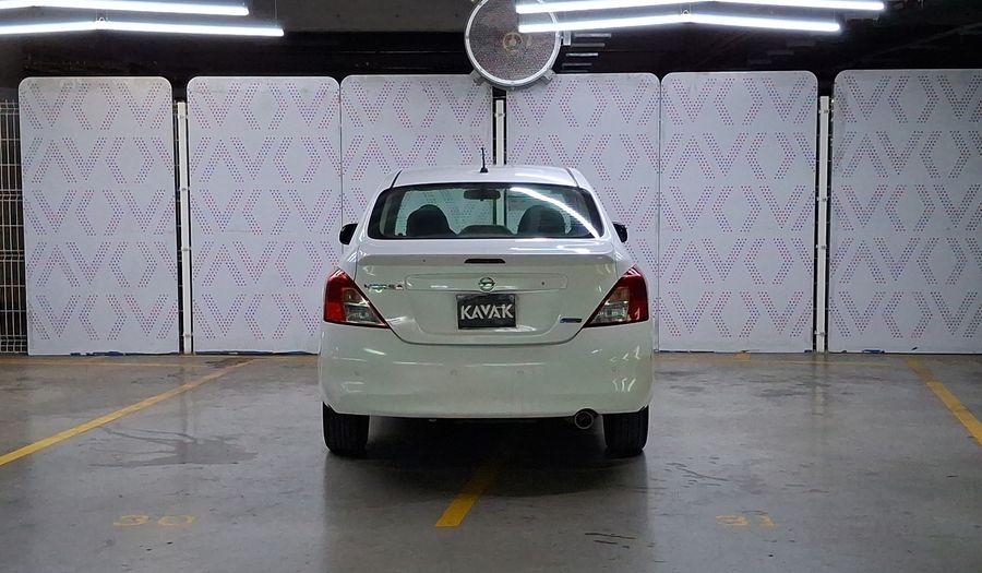 Nissan Versa 1.6 ADVANCE TA AC Sedan 2013