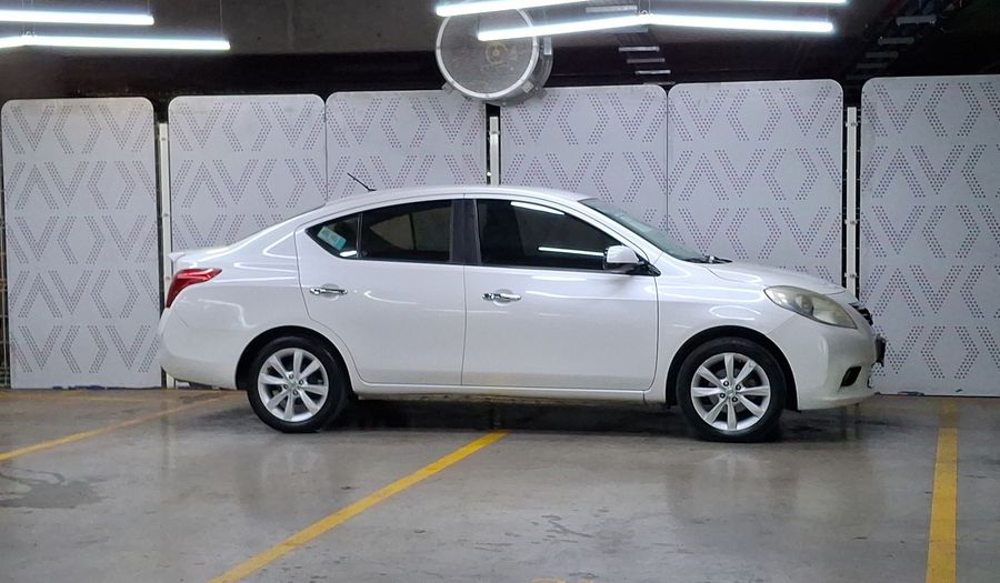Nissan Versa 1.6 ADVANCE TA AC Sedan 2013